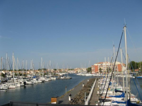 T2 50M2 BELLE VUE CALME CENTRE PORT PARKING